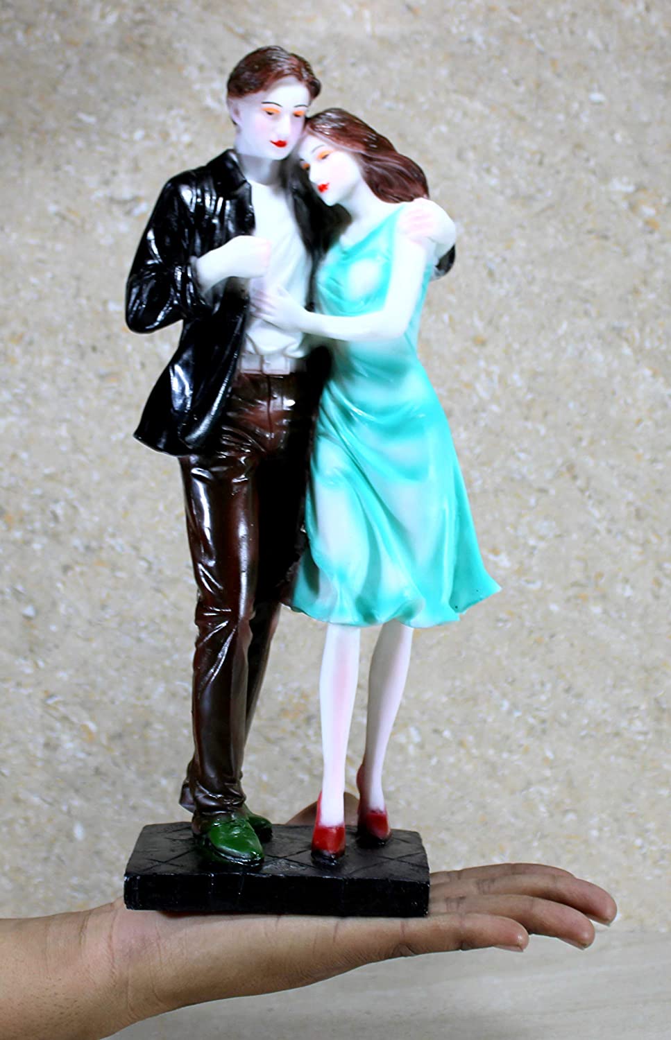 miniature couple statue